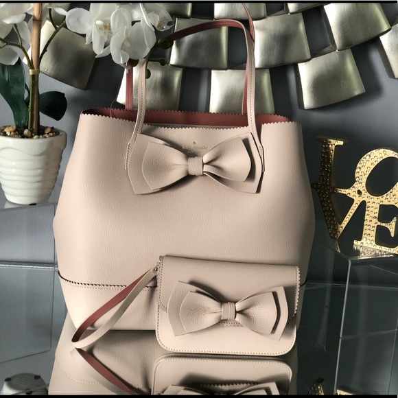 kate spade Handbags - Kate Spade Large Giorgia Vanderbilt Bow Satchel